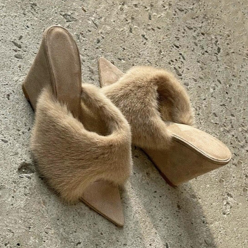 Winter Clothing For Woman - Soffici pantofole da donna zeppe sandali